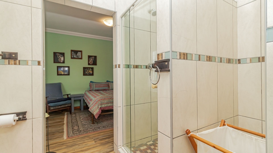 6 Bedroom Property for Sale in Aalwyndal Western Cape